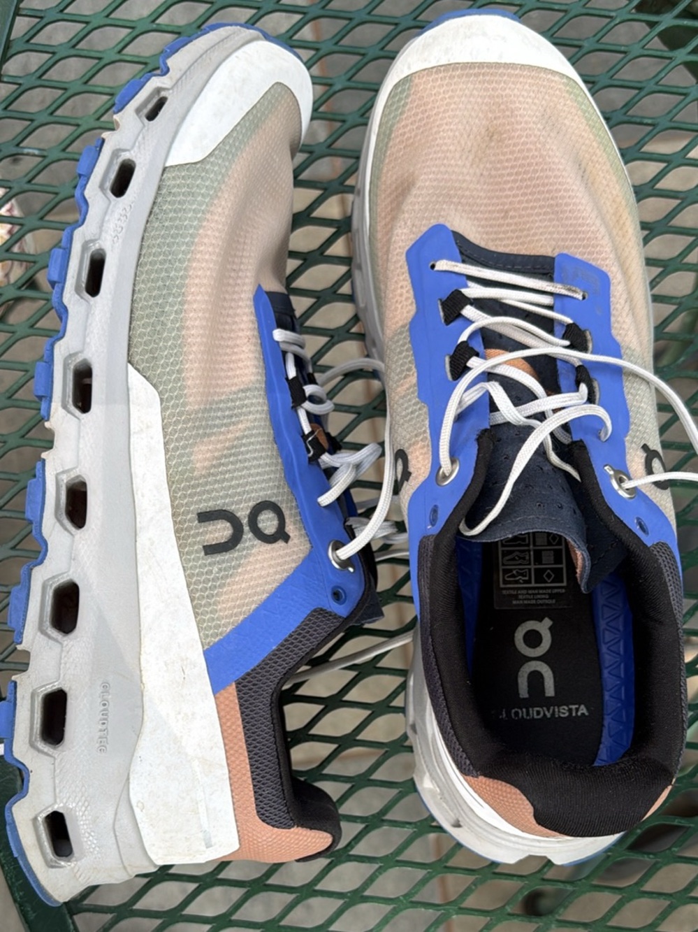 Man athletic shoes, 7,5.QU on cloud.